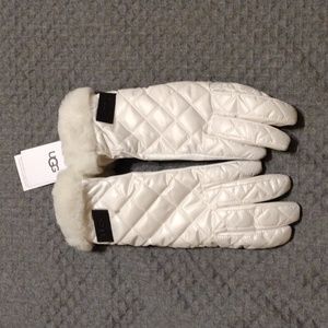 UGG Water resistant women's gloves